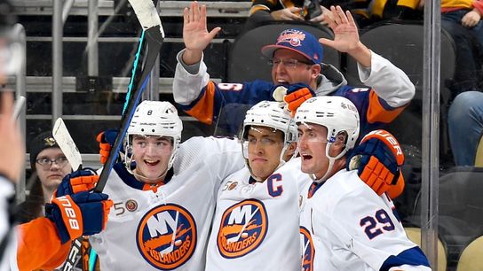 Islanders complete season sweep of Penguins with yet another rally taken at PPG Paints Arena (Penguins)